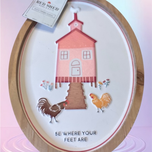 Red Shed Oval Wall Art with Rooster Design & Candle Bundle - Picture 2 of 4